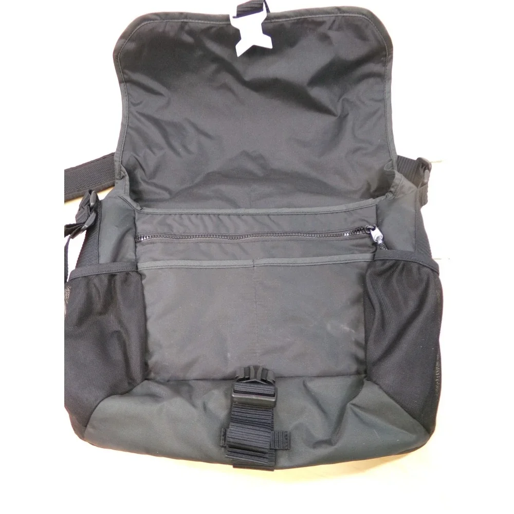 Nike Sportswear Essentials Shoulder Messenger Bag Laptop Tote‎ Black DB0498-010